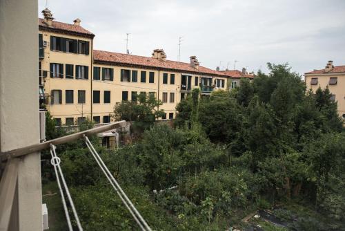 Venetian Mood: Secret Garden photo 20