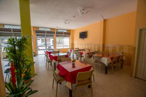 A restaurant or other place to eat at Hostal Andry