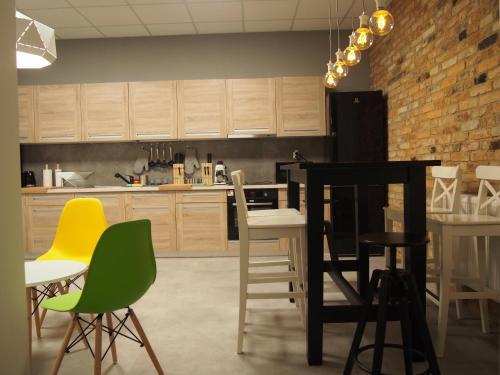 Kuchyň nebo kuchyňský kout v ubytování Moon Hostel Poznań