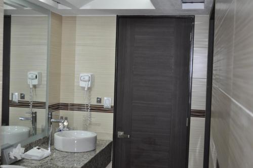 Ένα μπάνιο στο Hotel Astor