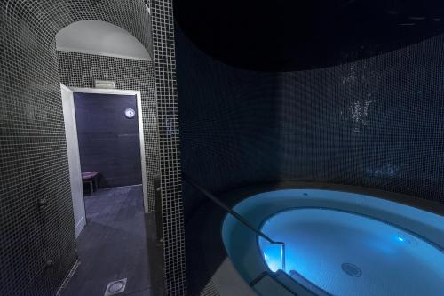 Phòng tắm tại Hotel Real Balneario Carlos III