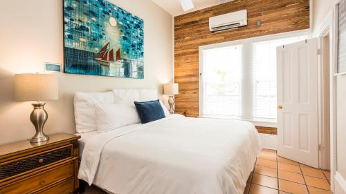 Letto o letti in una camera di L'Habitation Guesthouse- Adult Exclusive