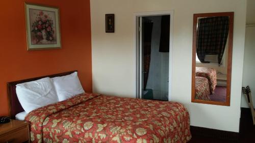 Gallery image of River Mist Inn in Sturgeon Falls