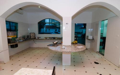 Nhà bếp/bếp nhỏ tại Hotel Indaiá