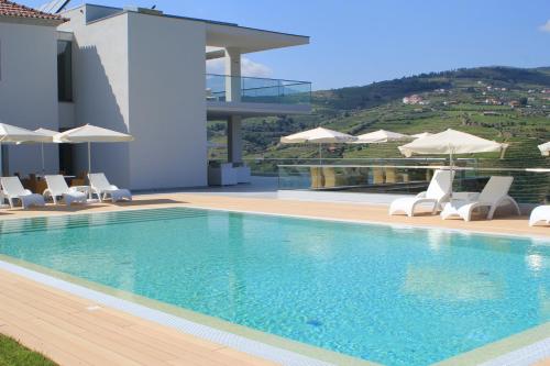 Bazén v ubytování Delfim Douro Hotel nebo v jeho okolí