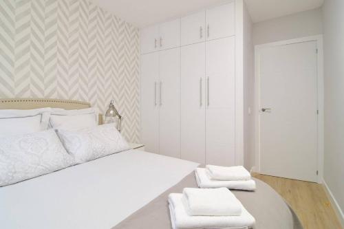 Apartment in Cava Baja Centre Madrid by Batuecas