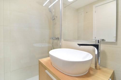 Apartment in Cava Baja Centre Madrid by Batuecas