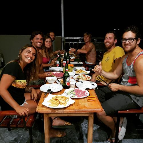 Гости Oseda Nias Surf House