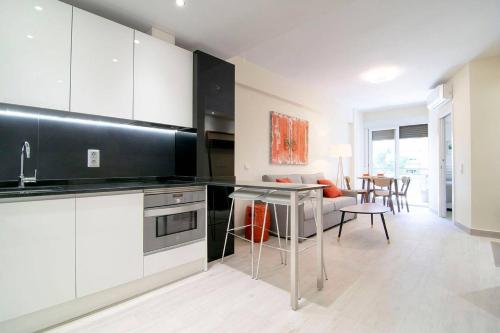 Beautiful Apartment next to Santiago Bernabeu by Batuecas