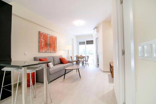 Beautiful Apartment next to Santiago Bernabeu by Batuecas