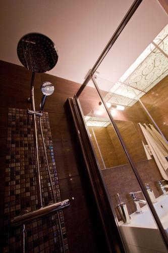 Bilik mandi di Elisabeth Bridge Apartmans