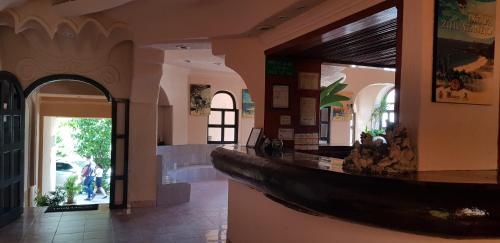 El vestíbulo o zona de recepción de Costa Miramar