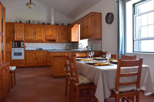 Η κουζίνα ή μικρή κουζίνα στο Casa das Ondas