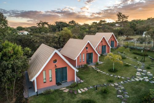 an aerial view of a row of houses at Chalés Recanto Paraíso in Alto Paraíso de Goiás