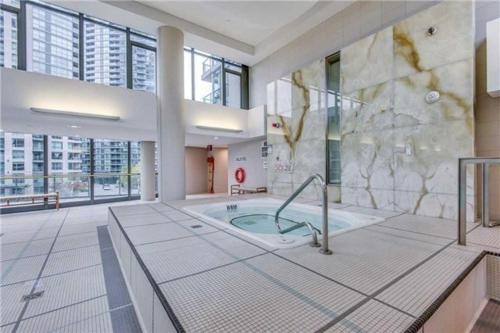 Fotografie z fotogalerie ubytování Lakefront living Downtown Toronto - Free Parking, Gym, Indoor Pool v destinaci Toronto