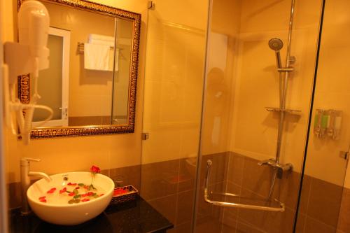 Phòng tắm tại Dalat Luxury Hotel