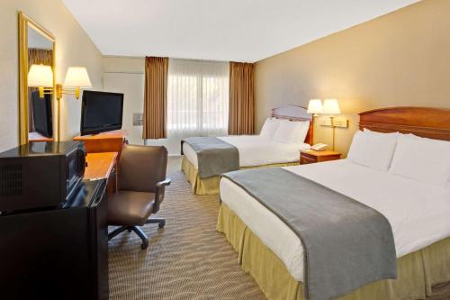 Gallery image of Days Inn by Wyndham Silver Spring in Silver Spring