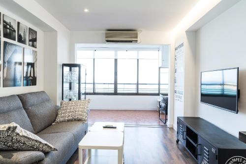 Amazing Sea Views with AC two min beach