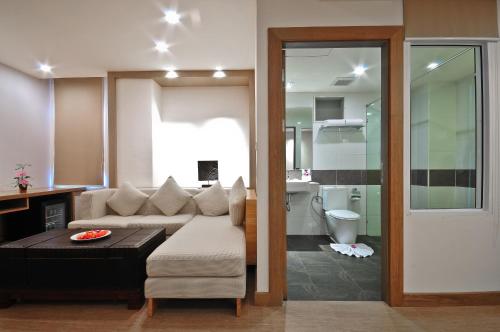 Un baño de ASHLEE Plaza Patong Hotel & Spa