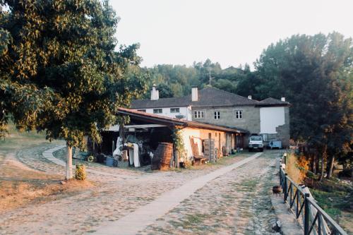 Το κτήριο όπου στεγάζεται  the country house