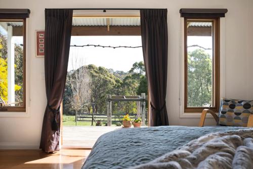 Katil atau katil-katil dalam bilik di Old Chilli Daylesford