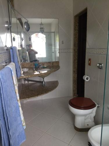 Bilik mandi di Suites em meio a Mata Atlântica