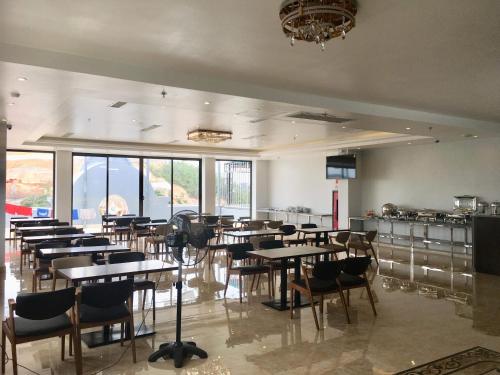 Restaurace v ubytování Mộc Trà Hotel Bãi Cháy Hạ Long