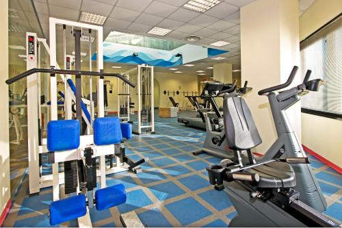 
The fitness center and/or fitness facilities at Tower Genova Airport - Hotel & Conference Center
