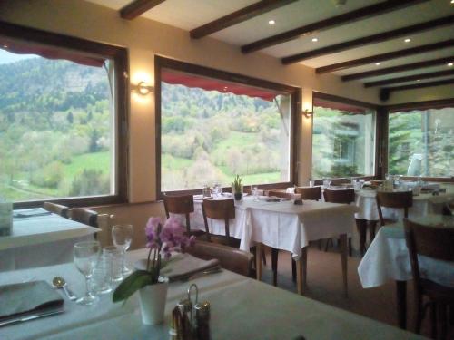 Restoran ili drugo mesto za obedovanje u objektu hotel restaurant des voyageurs