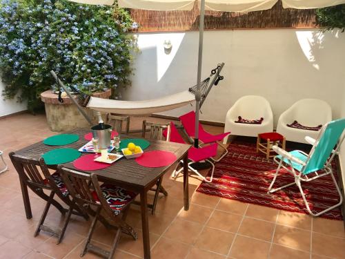 Seaside Apartment in Sitges Steps from Beaches with private Patio