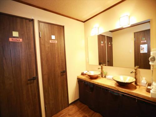 
Kamar mandi di K's House Takayama Oasis [2nd K's Hostel]
