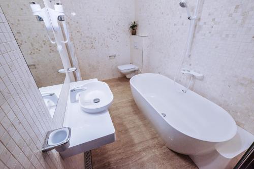 Bilik mandi di Hotel Ebersbach