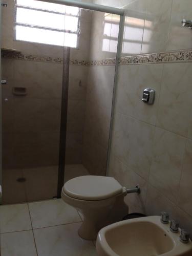 Hotel São Marcos Orlândia SPにあるバスルーム
