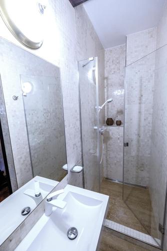 Bilik mandi di Hotel Ebersbach