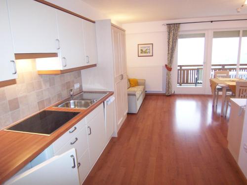 Appartement Tschivonにあるキッチンまたは簡易キッチン