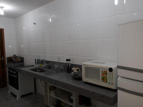 Dapur atau dapur kecil di Thiferer Hostel