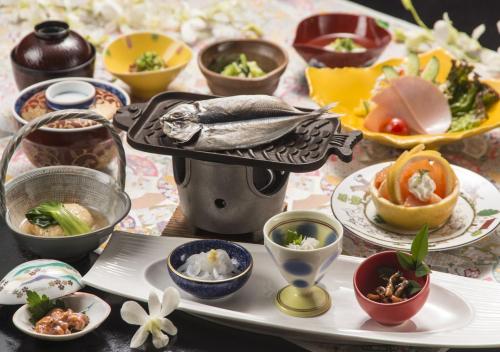 Mad på ryokanen eller i nærheden