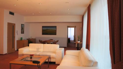 Posezení v ubytování Avanti Hotel