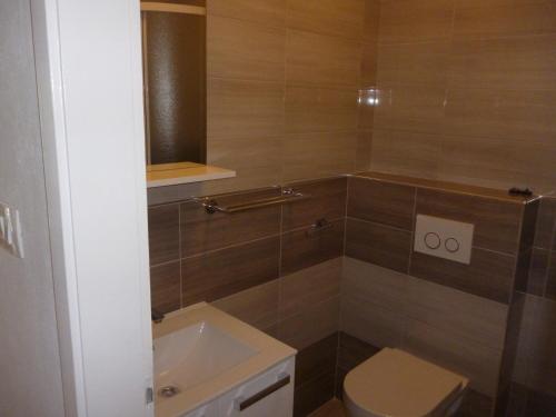 Koupelna v ubytování Apartmani Ana
