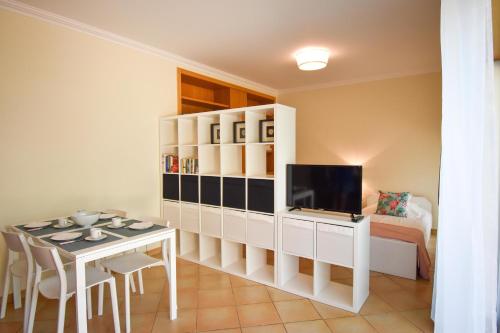 Old Village Prestige 102