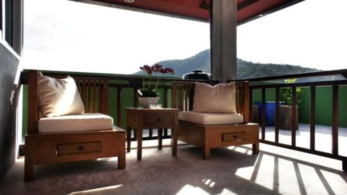 Ruang duduk di Baan Kamala Fantasea Hotel