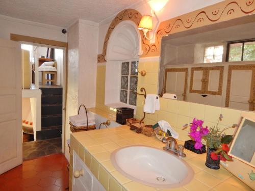 Gallery image of Suites Santo Domingo in San Miguel de Allende