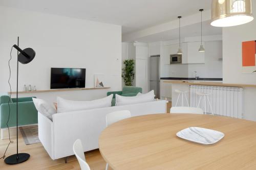 Belle Sebastian by FeelFree Rentals