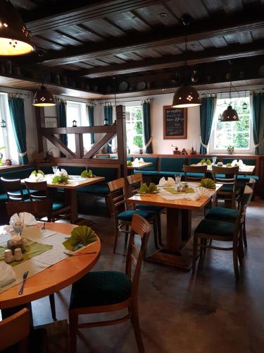 מסעדה או מקום אחר לאכול בו ב-Landgasthof Pension Schützenhaus