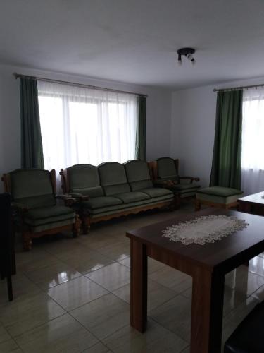 Ruang duduk di Vila Aloman