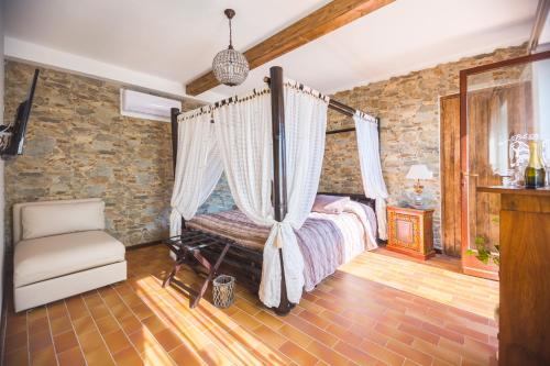 מיטה או מיטות בחדר ב-B&B Il Folletto del Lago