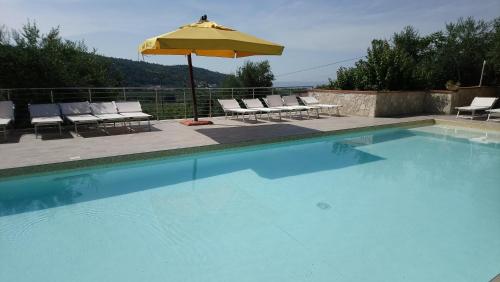 Bazén v ubytování Liberato Puglia Vacanze nebo v jeho okolí