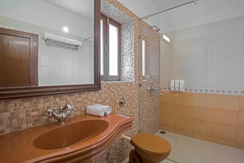 Bathroom sa Kalinga Hotel