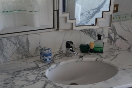 Bilik mandi di Palazzo Bernardini B & B