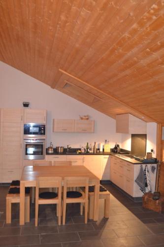 Cuisine ou kitchenette dans l'établissement Apartment Cristal
